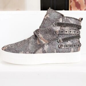 Not Rated | Muly Sneakers | Camo | Size 10